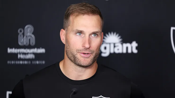 Kirk Cousins #8 of the Las Vegas Raiders