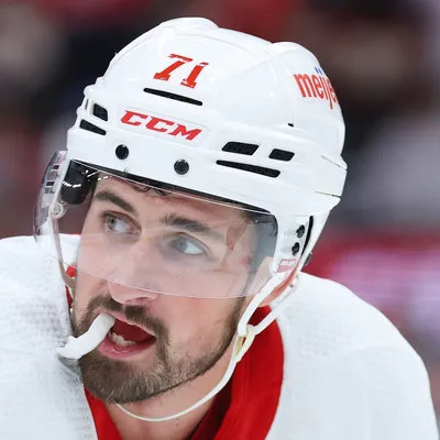 Red Wings reportedly have four teams interested in Dylan Larkin trade