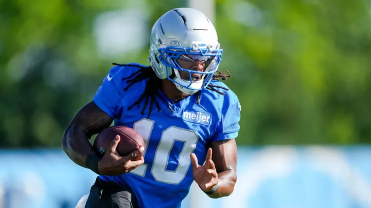 Isiah Pacheco #10 of the Detroit Lions