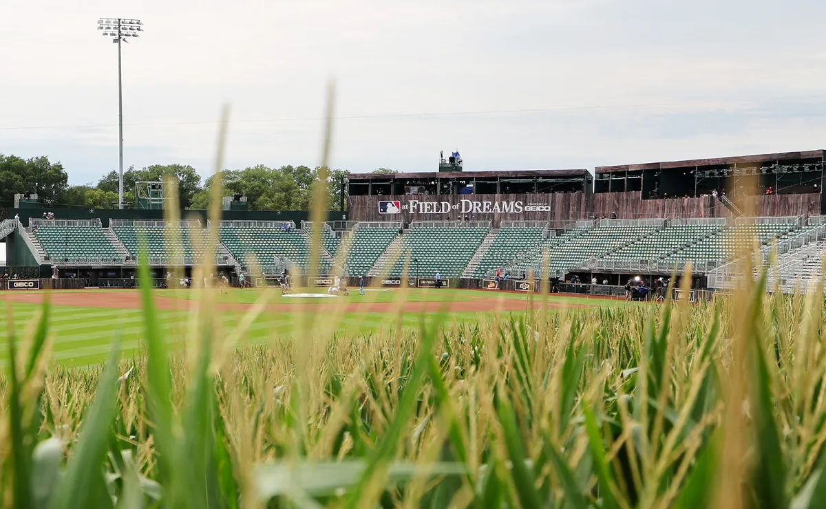 In which city and stadium is the Twins vs Phillies 2026 MLB Field of Dreams Game being played?