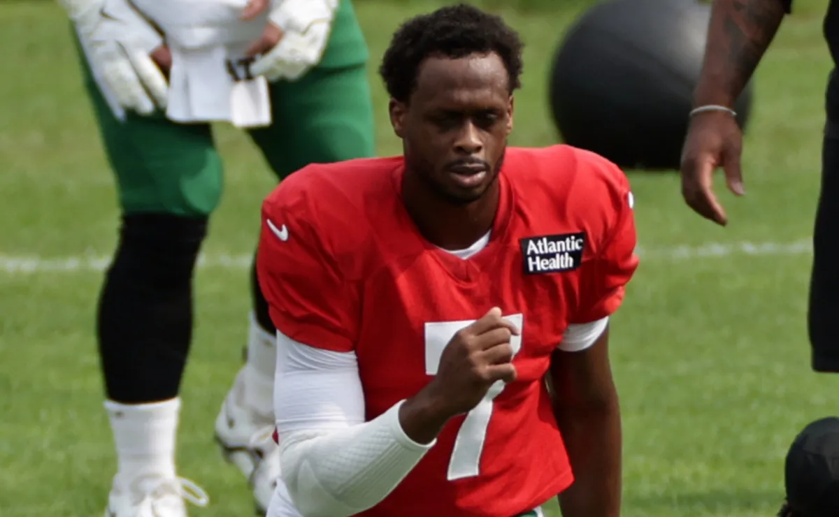 Is Geno Smith playing today? Jets' starting QB vs Bucs in Week 1 of ...