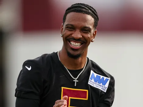 Is Jayden Daniels playing today for Commanders vs Dolphins?
