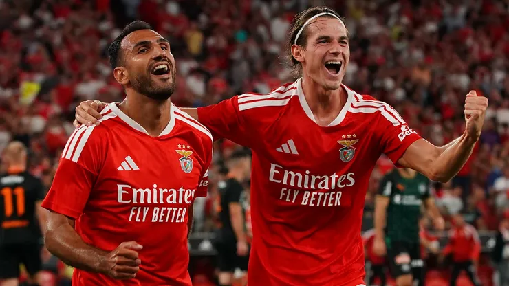 Vangelis Pavlidis and Jakub Kaminski of Benfica