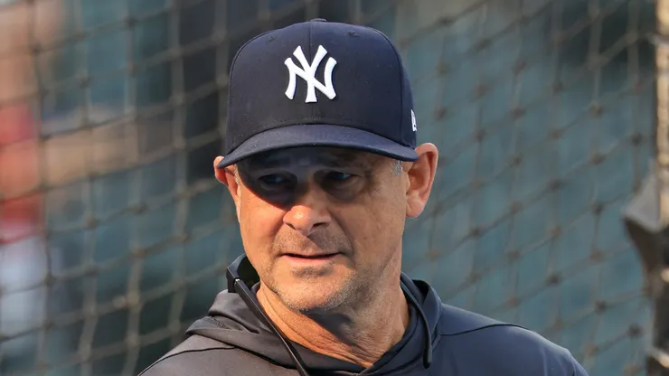 Aaron Boone #17 of the New York Yankees.