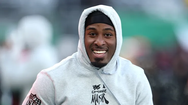 Breece Hall #20 of the New York Jets on the field before the game.
