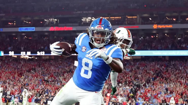 Dae'quan Wright playing for the Ole Miss Rebels.