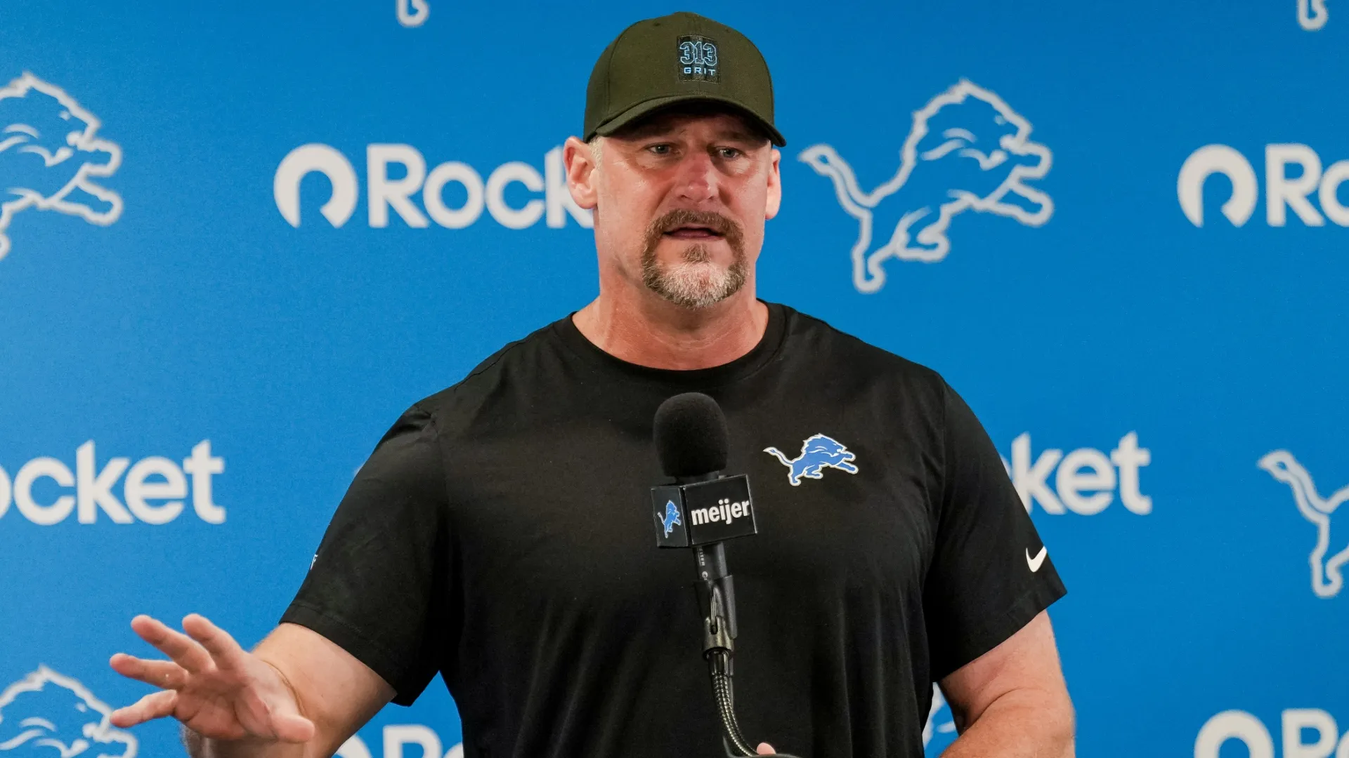 Dan Campbell Lions HC