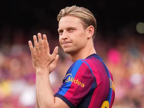 Why isn't Frenkie de Jong playing today for Barcelona vs Elche?