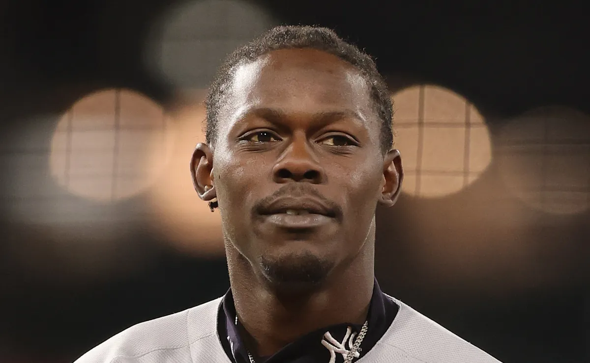 Jazz Chisholm Jr. brushes off slump as Yankees await free agency decision