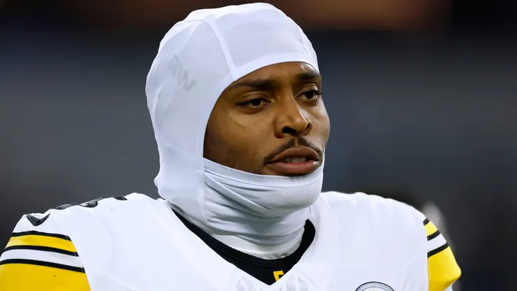 Jalen Ramsey #5 of the Pittsburgh Steelers during warm up.