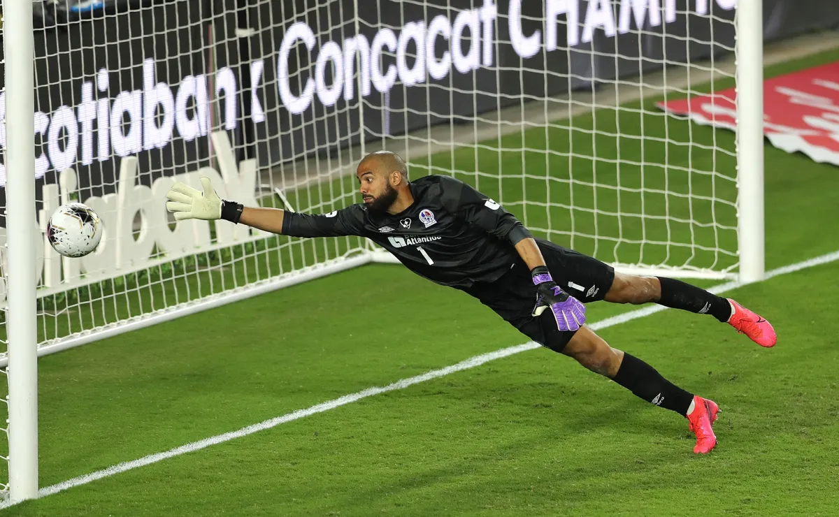 Olimpia vs Saprissa: Battle for Group C Supremacy