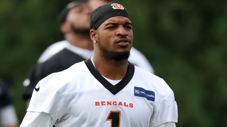 Ja'Marr Chase #1of the Cincinnati Bengals performs during the Cincinnati Bengals Training Camp.