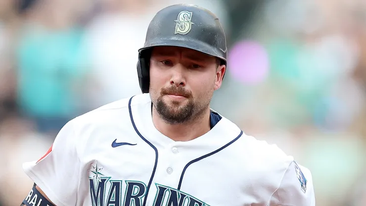 Cal Raleigh #29 of the Seattle Mariners celebrates his home run.