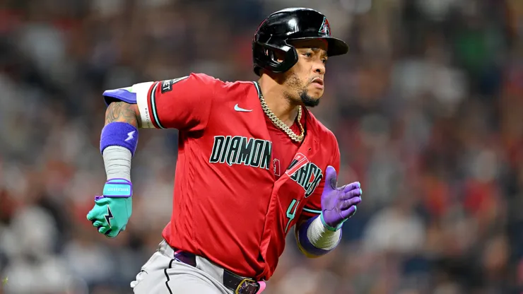 Ketel Marte #4 of the Arizona Diamondbacks runs out.