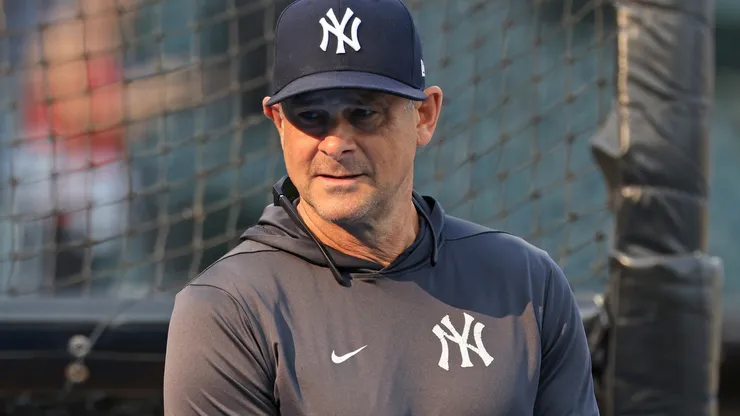 Aaron Boone #17 of the New York Yankees looks on.