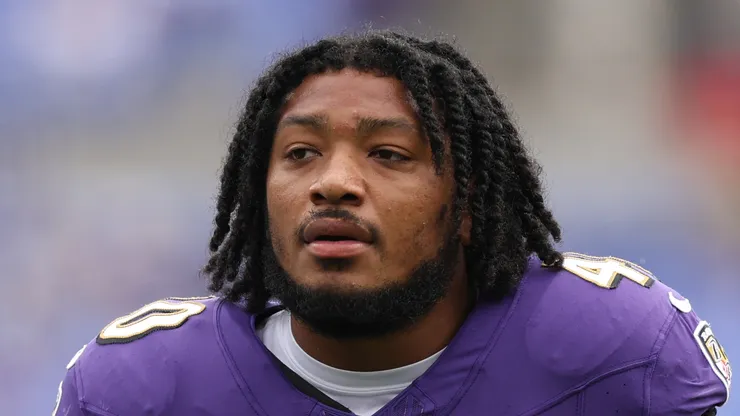 Linebacker Malik Harrison #40
