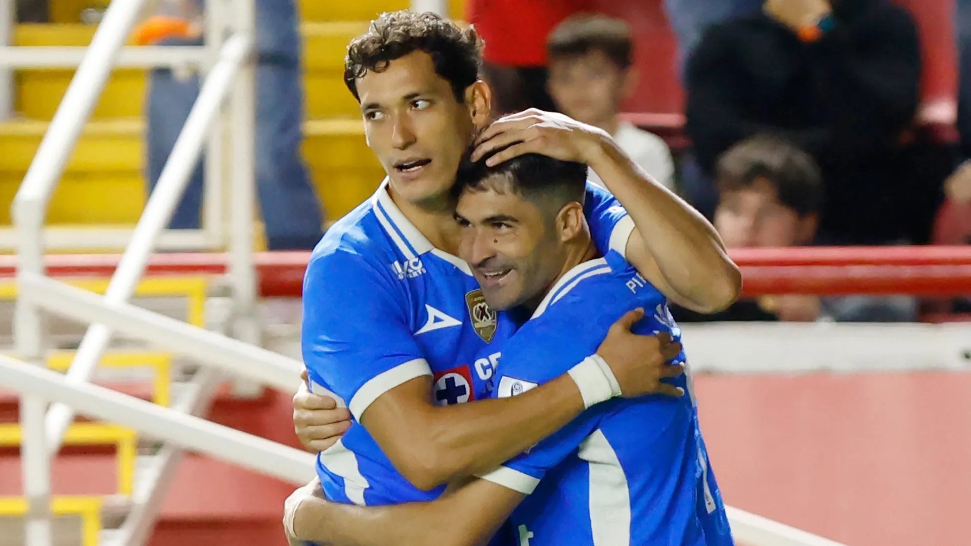 Nicolas Ibanezof and Jesus Orozco of Cruz Azul during the Torneo Apertura 2026 Liga MX (Source: Leopoldo Smith/Getty Images)