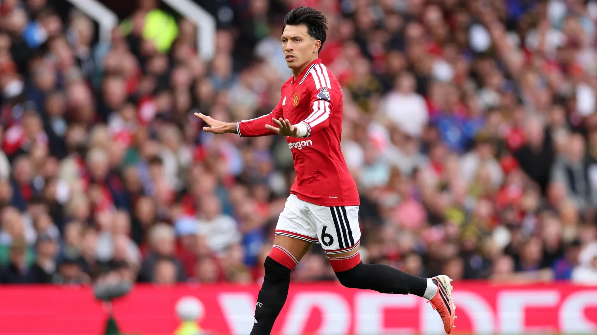 Lisandro Martinez of Manchester United during the Premier League 2026/27 match (Source: Dan Mullan/Getty Images)