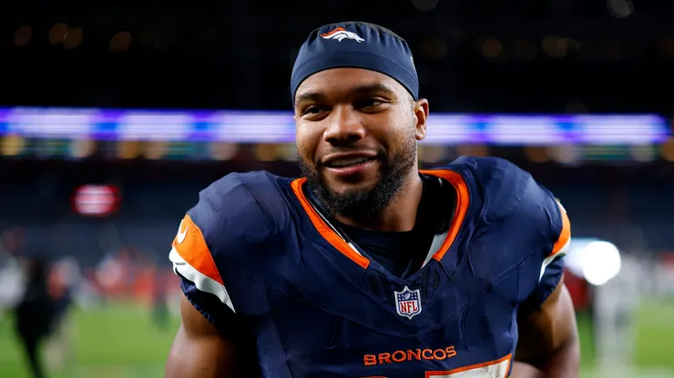 J.K. Dobbins #27 of the Denver Broncos