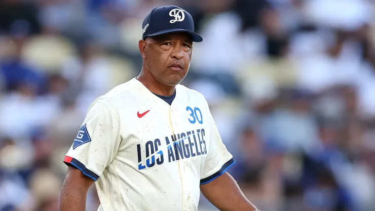 Dave Roberts #30 of the Los Angeles Dodgers.