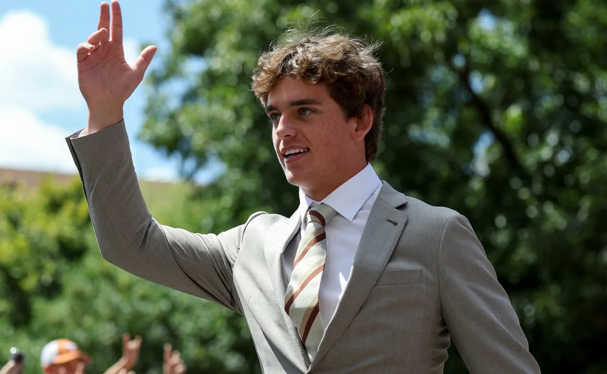 Arch Manning's mistakes make him 'human' as Longhorns HC Steve