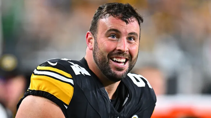 Dean Lowry when playing for the Pittsburgh Steelers reacts after blocking a field goal.