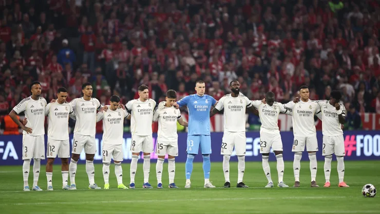 Real Madrid players during a minute of silence.
