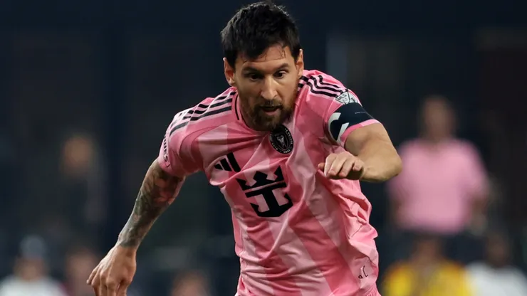 Lionel Messi #10 of Inter Miami CF controls the ball.
