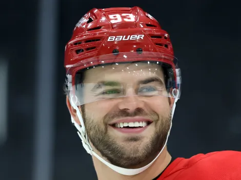 DeBrincat speaks for Red Wings about Larkin's trade request