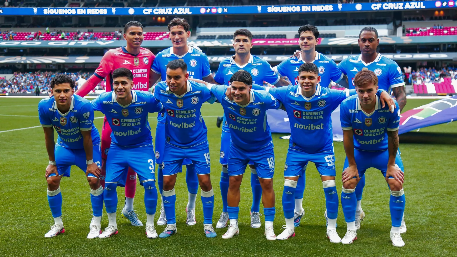 Players of Cruz Azul before the Liga MX Torneo Apertura 2026 7th-round match (Source: Rodrigo Oropeza/Getty Images)