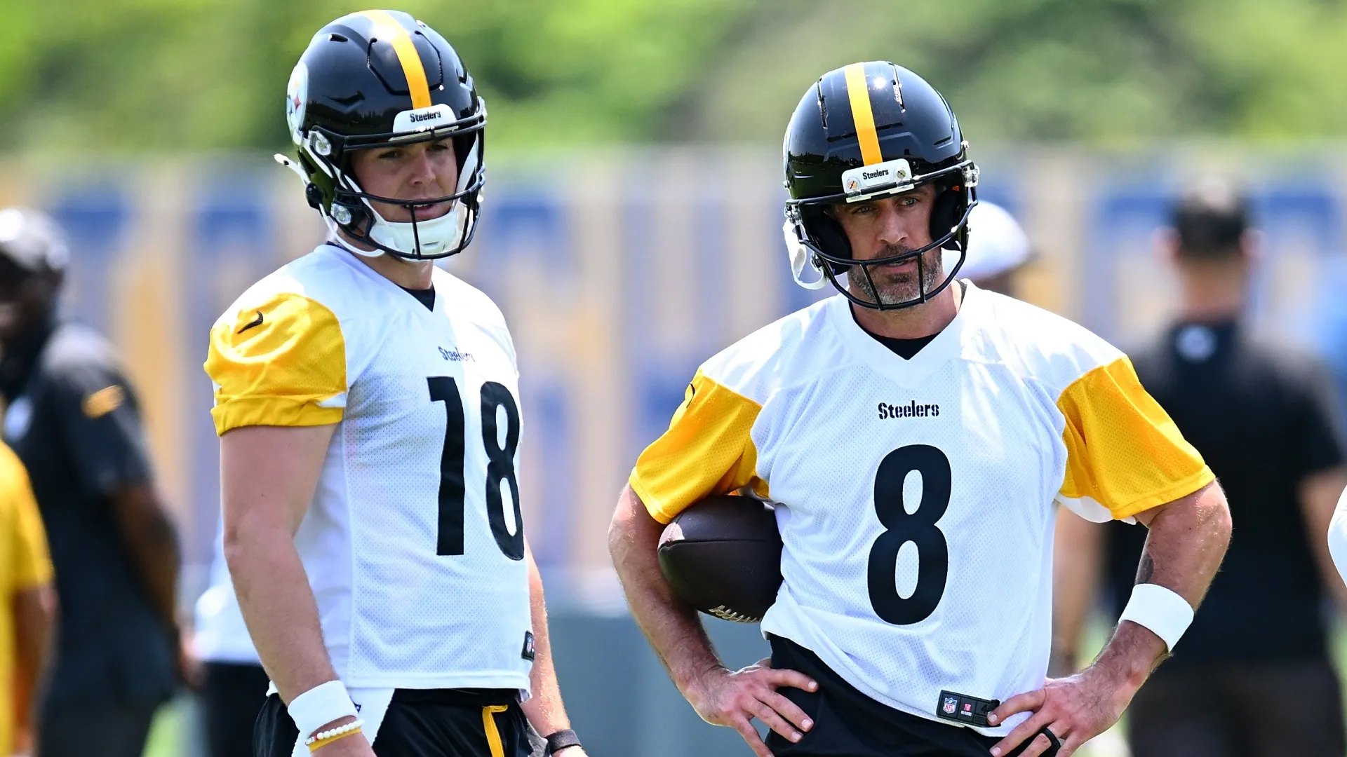Aaron Rodgers and Will Howard