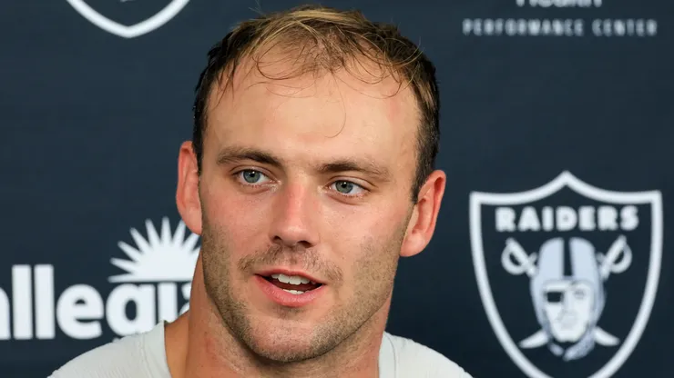Brock Bowers tight end of the Las Vegas Raiders