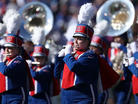 Who’s performing at Chiefs vs Broncos halftime tonight?