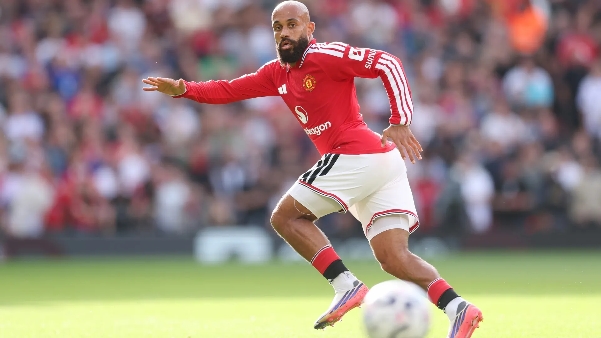 Bryan Mbeumo of Manchester United during the Premier League 2026/27 match (Source: Michael Regan/Getty Images)
