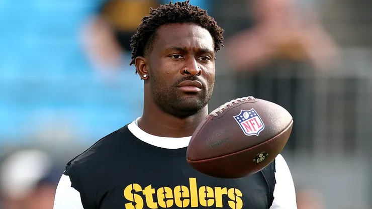 DK Metcalf #4 of the Pittsburgh Steelers looks on prior to the NFL Preseason game.