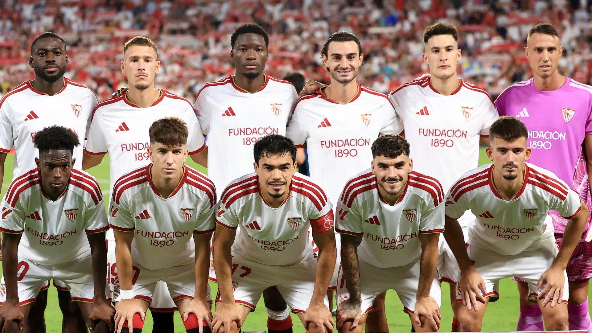 Sevilla FC before the LaLiga EA Sports 2026/27 match (Source: Fran Santiago/Getty Images)
