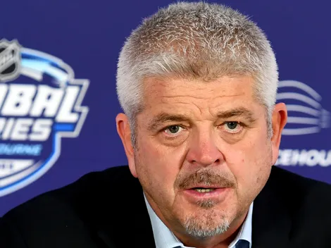 Red Wings' McLellan warns Larkin amid trade drama in training camp