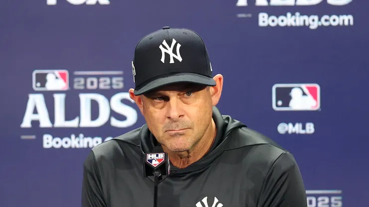 Manager Aaron Boone #17 of the New York Yankees.
