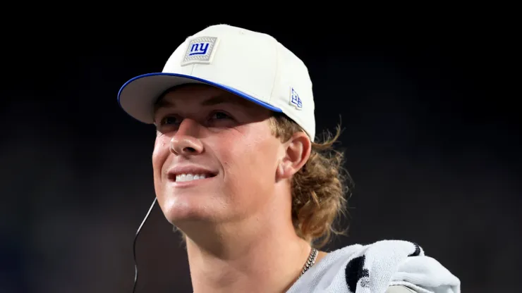 Jaxson Dart quarterback of the Giants