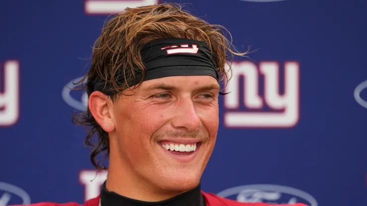 Jaxson Dart quarterback of the New York Giants