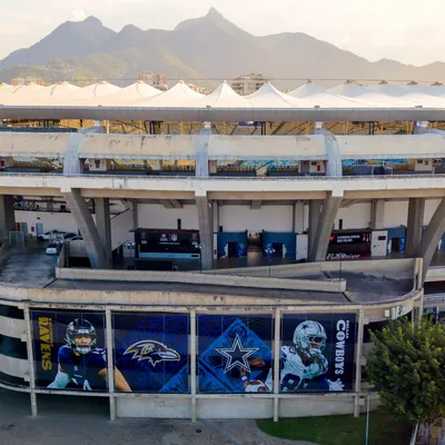 How many fans will attend Cowboys vs. Ravens in Rio?