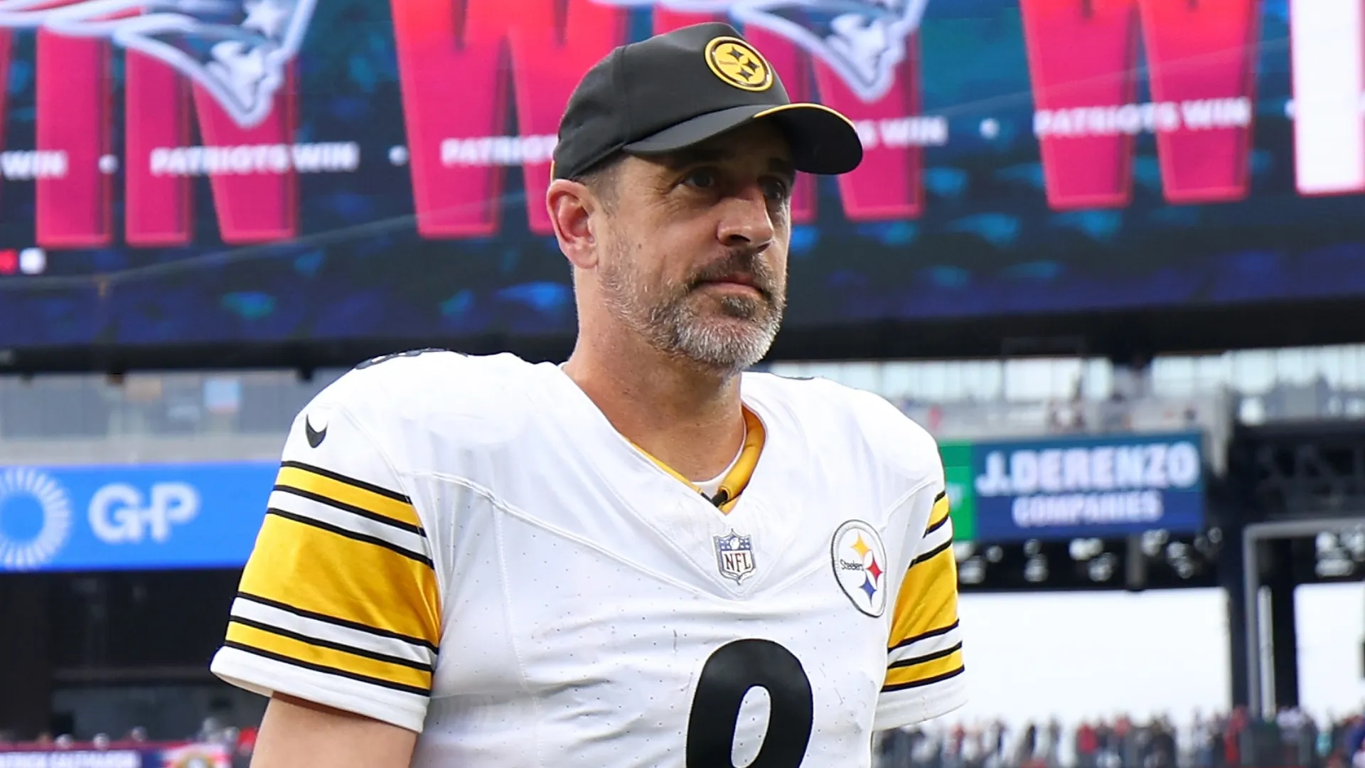 Aaron Rodgers #8 of the Pittsburgh Steelers