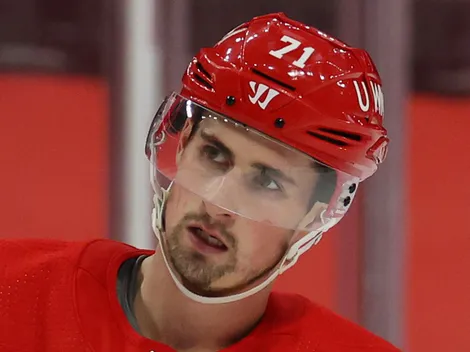 Red Wings fans give injured Larkin first taste of hostility with boos