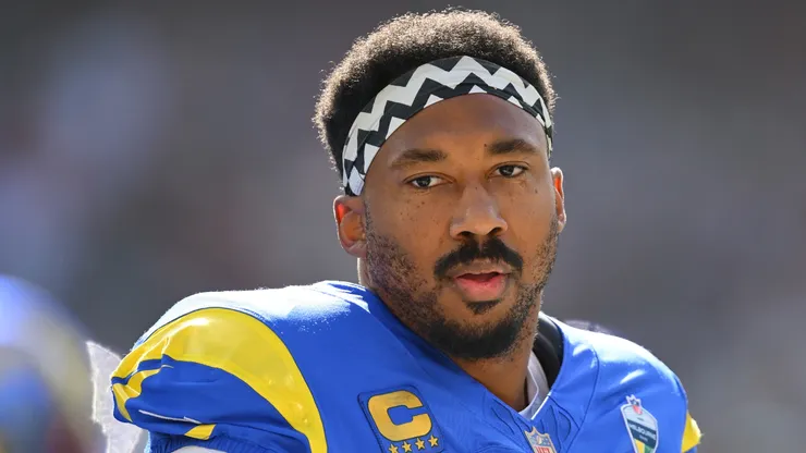 Myles Garrett #95 of the Los Angeles Rams warms up prior to the NFL football game.