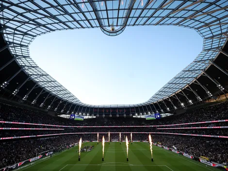 How many fans are attending Commanders vs Colts in London today?