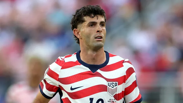 Christian Pulisic of USMNT looking away.