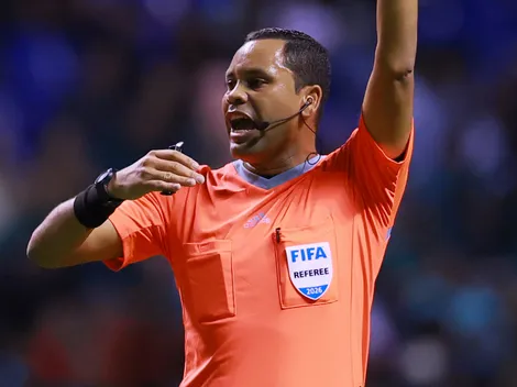 Who is the referee for USA vs Mexico today in 2026 international friendly?