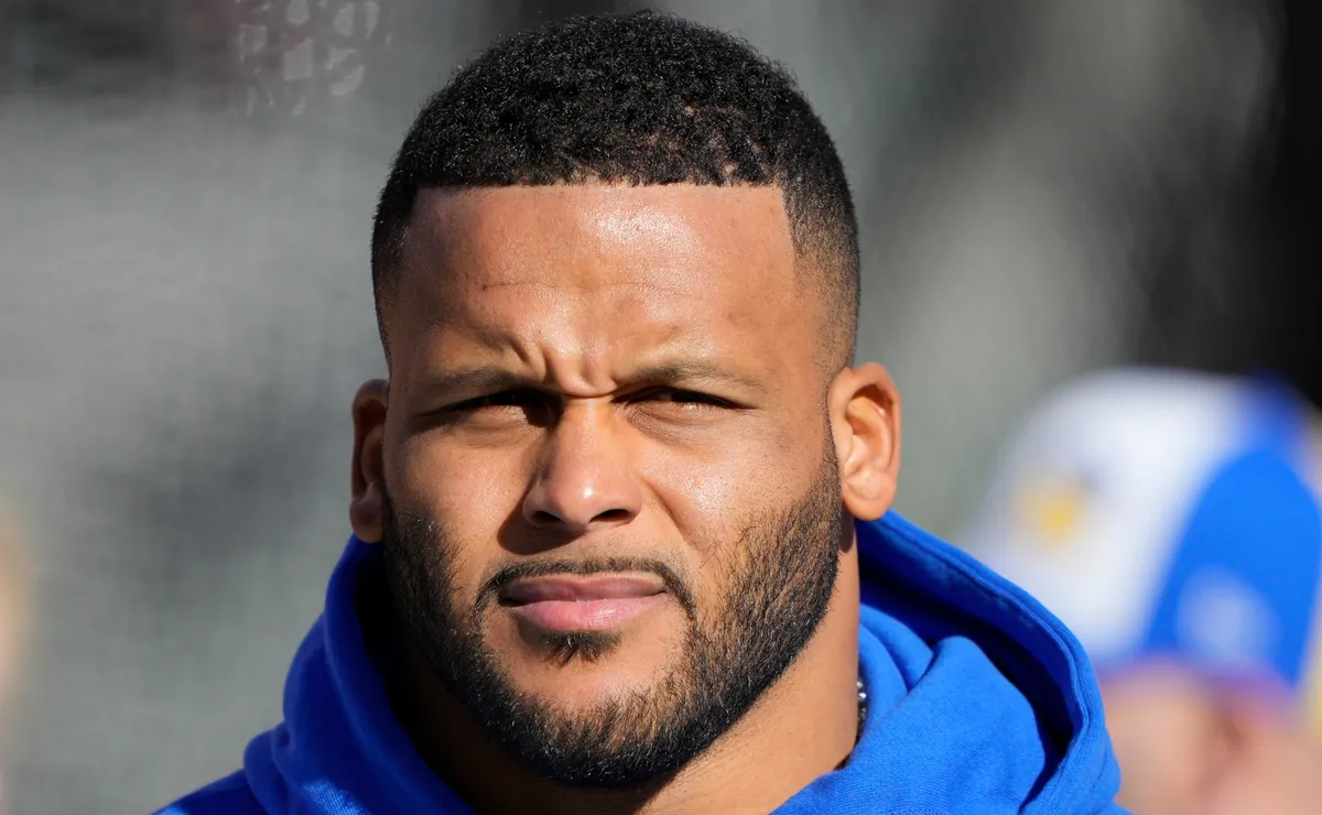 Why isn't Aaron Donald playing today for Rams vs Eagles in Week 4 of ...