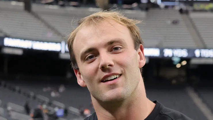 Brock Bowers #89 of the Las Vegas Raiders at Allegiant Stadium.