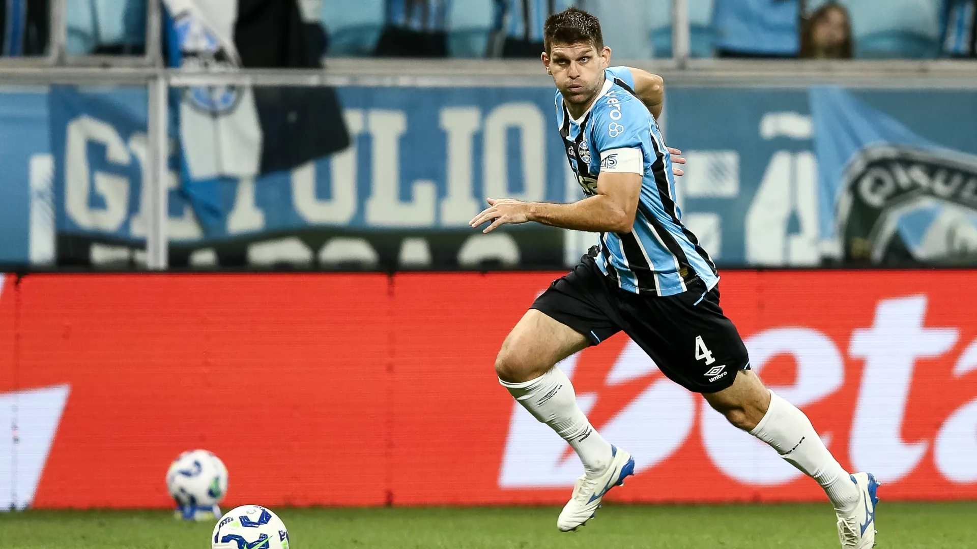 Walter Kannemann of Gremio (Source: Pedro H. Tesch/Getty Images)